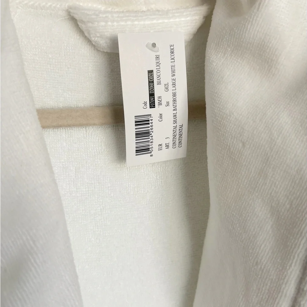 Frette Men’s White Shawl Collar Bathrobe - Picture 4 of 4